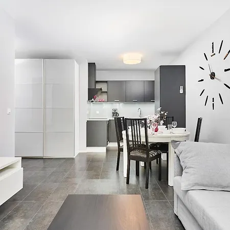 Swistackiego With Free Garage By Renters