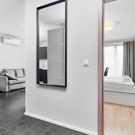 Swistackiego With Free Garage By Renters *