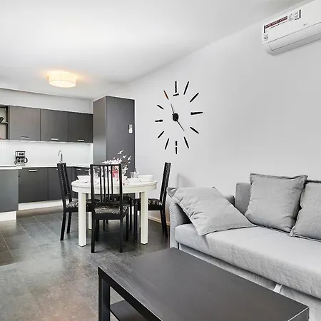 Swistackiego With Free Garage By Renters * Wrocław