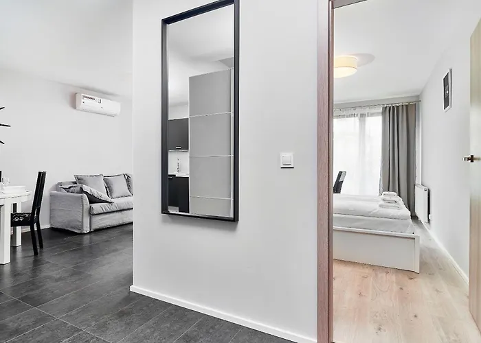 Swistackiego With Free Garage By Renters *